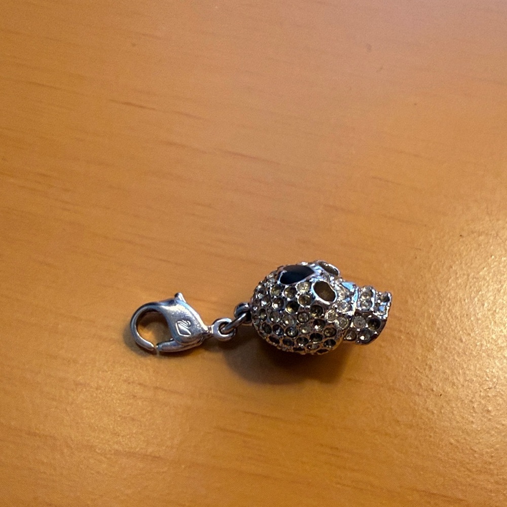Crystal Skull Charm Pendant - Silver with Black Accent - Picture 2 of 3